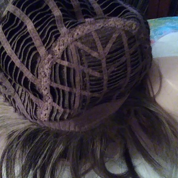 Ladies wig - Picture 9 of 16